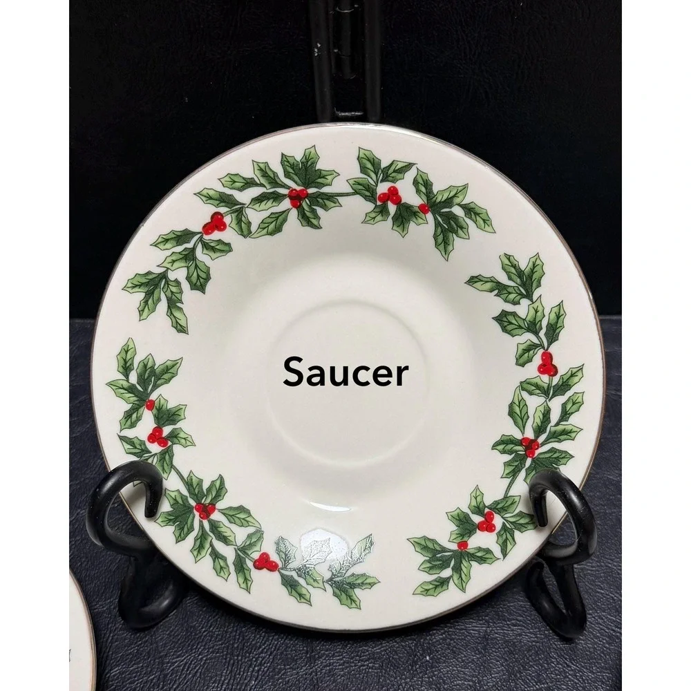 VTG-Set of 20 Formalities by Baum Bros Holly Dinner Plates–Christmas Dinnerware